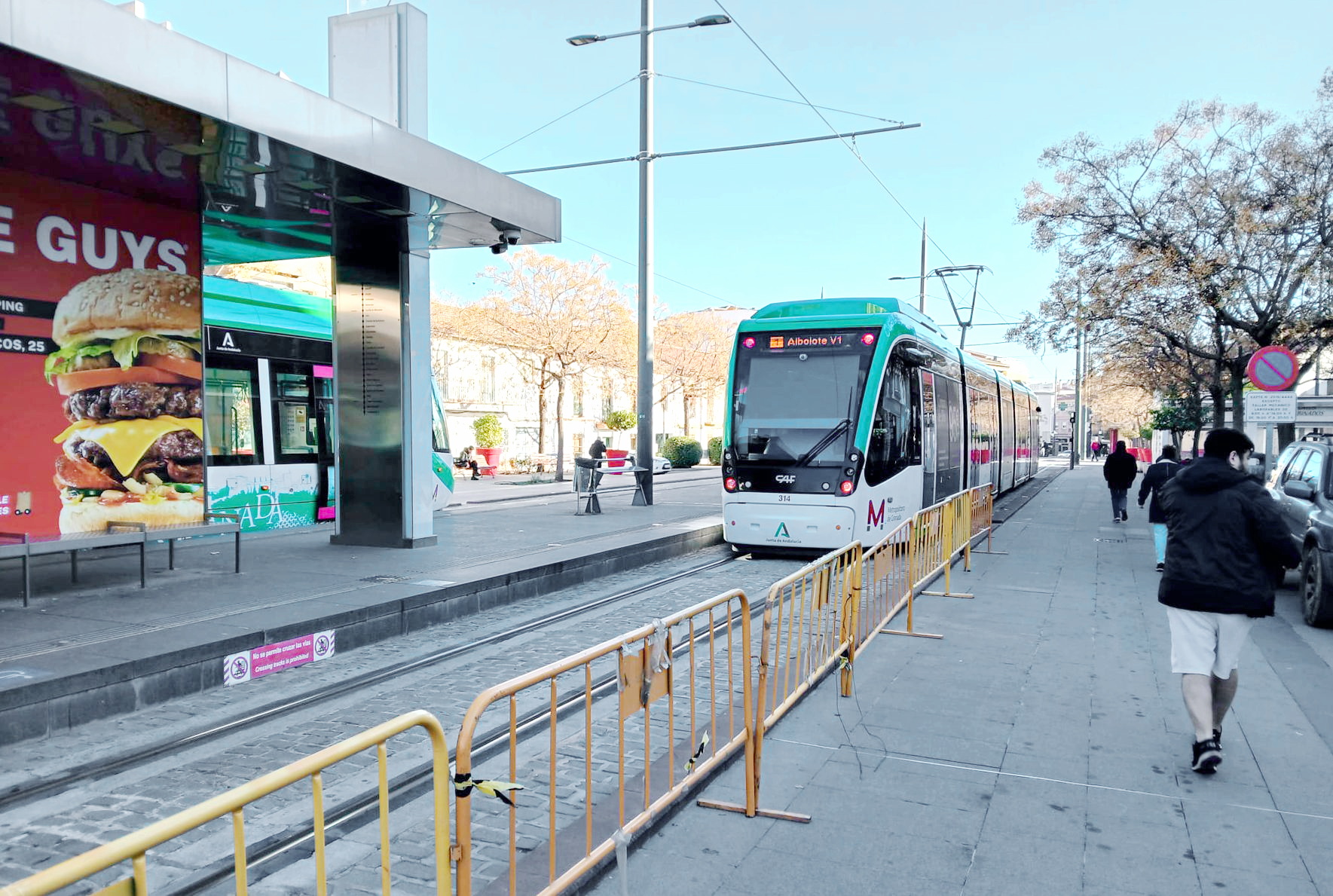 Metro Granada establece desde el lunes el servicio de bus lanzadera entre Sierra Nevada y Armilla
